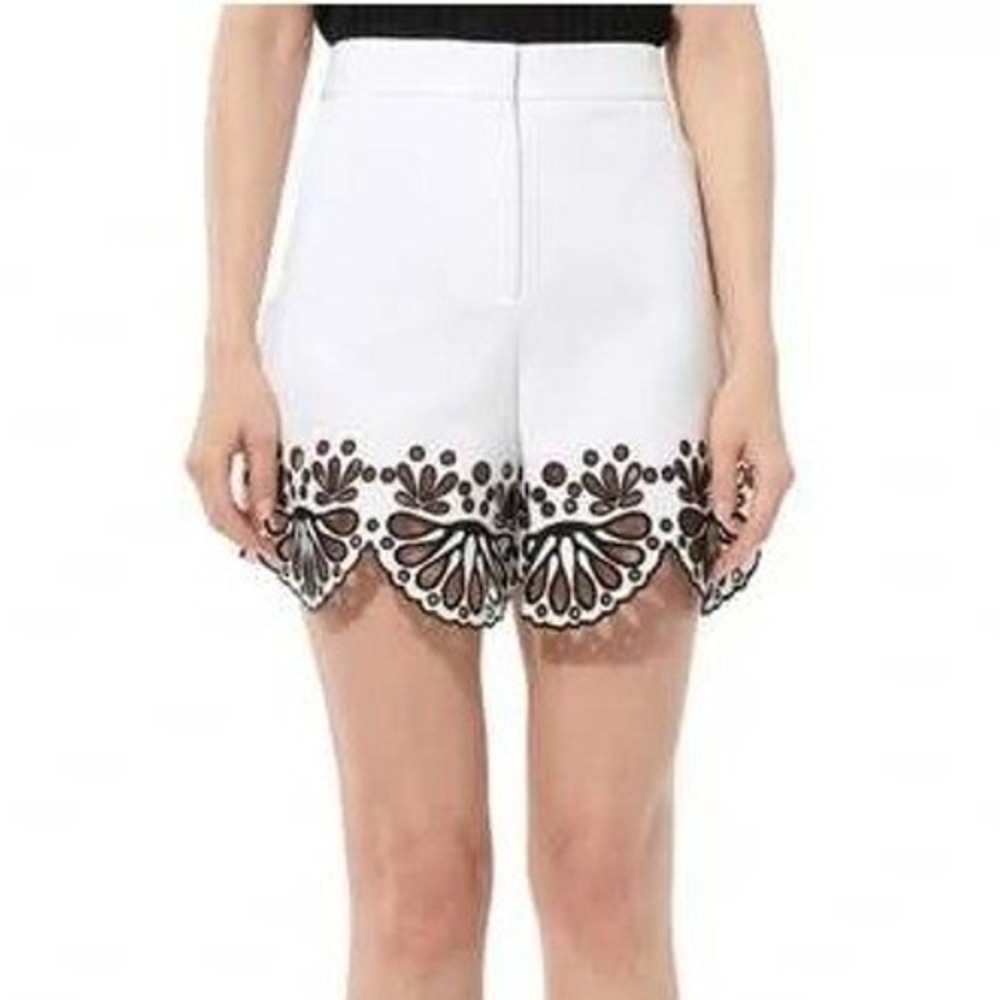 EMILIO PUCCI White Sangallo Embroidered Shorts Textured Scalloped Eyelet 40 or 8 - Picture 1 of 6
